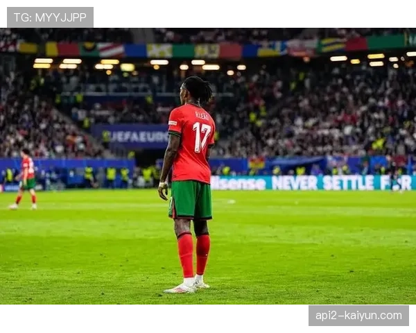 AC米兰3-1逆转萨索洛,莱奥传射建功